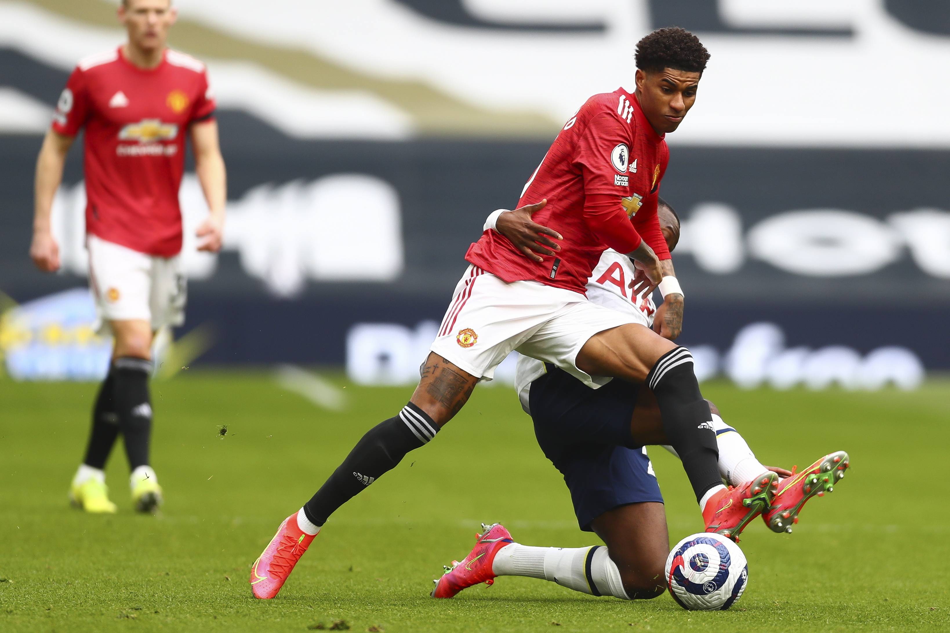 他的贡献显 他的贡献显